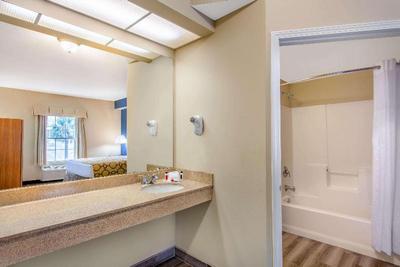 Baymont by Wyndham Jacksonville/Butler Blvd