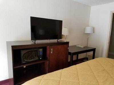 Ameraview Inn And Suites