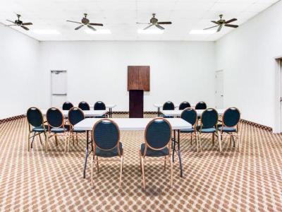 Days Inn by Wyndham Athens, AL