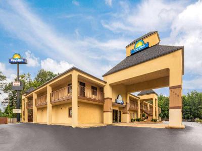 Days Inn by Wyndham North Little Rock / Maumelle