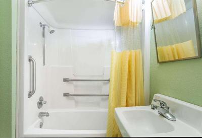Days Inn by Wyndham Panama City/Callaway