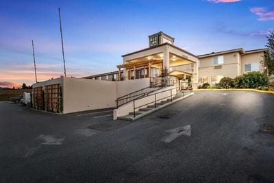 Red Lion Inn Suites Sequim