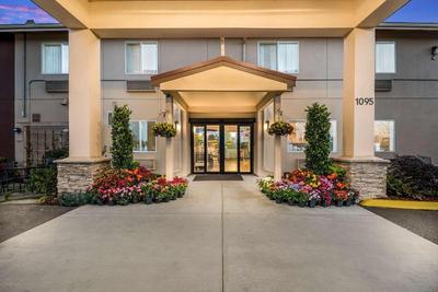 Red Lion Inn Suites Sequim