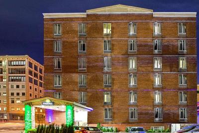 Days Inn by Wyndham Long Island City