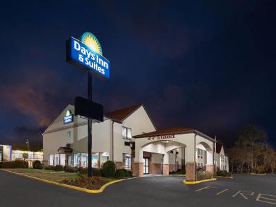 Days Inn & Suites by Wyndham Seaford