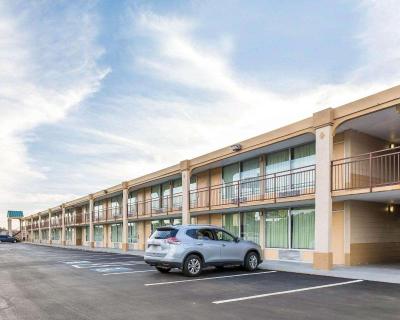 Econo Lodge Calhoun Area
