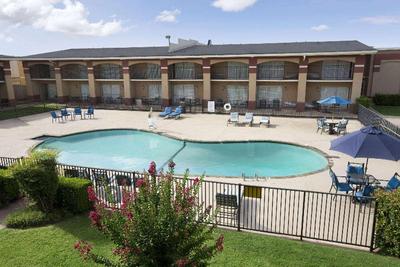 Howard Johnson By Wyndham Oklahoma City Airport Fa