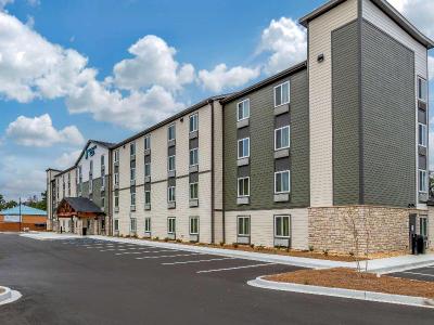 Woodspring Suites Brunswick