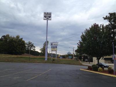 Knights Inn Cleveland
