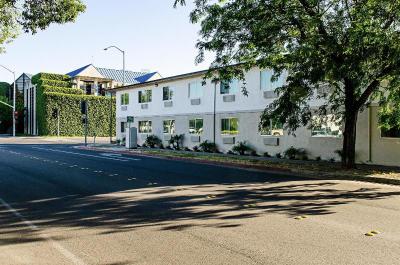 Motel 6 Modesto Downtown