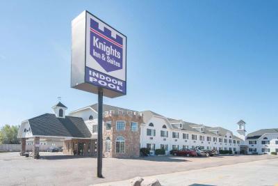 Knights Inn and Suites Grand Forks