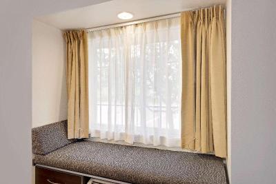 Microtel Inn & Suites By Wyndham Geneva