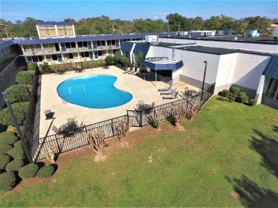 Quality Inn & Suites Laurel area