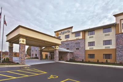 La Quinta Inn & Suites by Wyndham Fairborn Wright