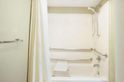 Super 8 by Wyndham Normal Bloomington