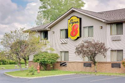 Super 8 by Wyndham Mentor/Cleveland Area