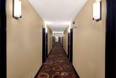 Super 8 by Wyndham Joplin