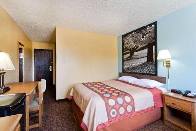 Super 8 by Wyndham Lexington Park/California Area
