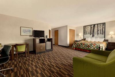 Super 8 by Wyndham West Springfield/Route 5