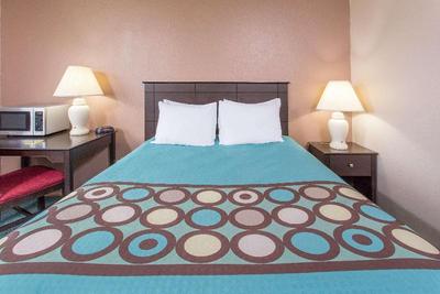 Super 8 by Wyndham Austin MN