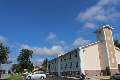 Super 8 by Wyndham Latham/Albany Troy Area