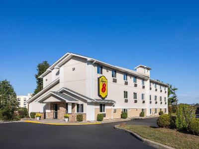 Super 8 by Wyndham Latham/Albany Troy Area