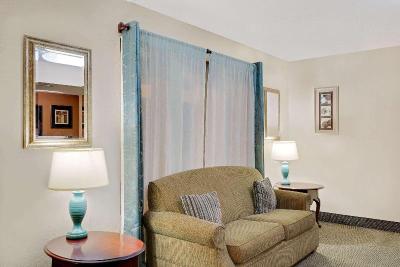 Super 8 by Wyndham Newburgh/West Point Intl Airpt