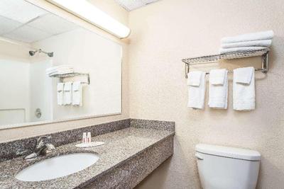 Super 8 by Wyndham Oneonta/Cooperstown
