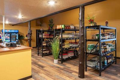 Super 8 by Wyndham Livingston