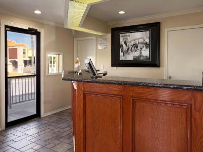 Super 8 by Wyndham McAllen/Downtown