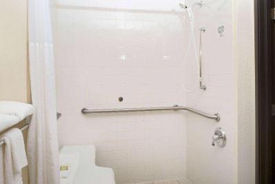 Super 8 by Wyndham Omaha Eppley Arpt/Carter Lake