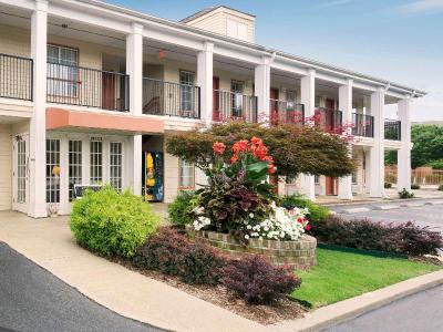 Super 8 by Wyndham Garner/Clayton/Raleigh