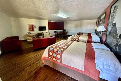 Super 8 by Wyndham Athens TX