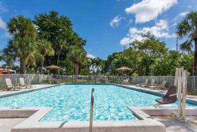 Days Inn by Wyndham Fort Lauderdale Apt Cruise Prt