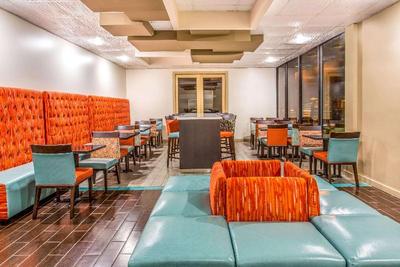Days Inn by Wyndham Fort Lauderdale Apt Cruise Prt