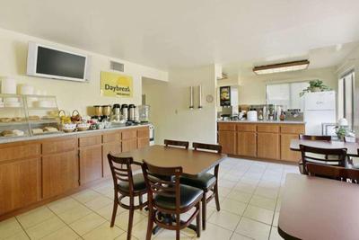 Signature Anaheim Maingate