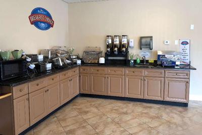 Baymont By Wyndham Latham Albany Airport