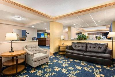 Days Inn by Wyndham Fargo