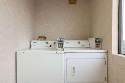 Howard Johnson byWyndham Salem Hotel&Conference Ct