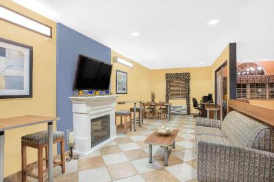 Microtel Inn & Suites By Wyndham Chili/Rochester