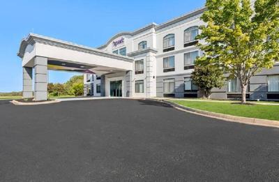 Spark by Hilton Tupelo