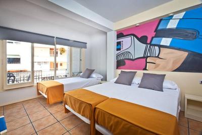 Ten Hostel