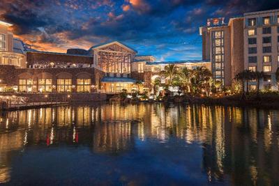 Universal's Loews Sapphire Falls Resort
