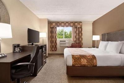 Spark by Hilton Portland Airport Maine Mall