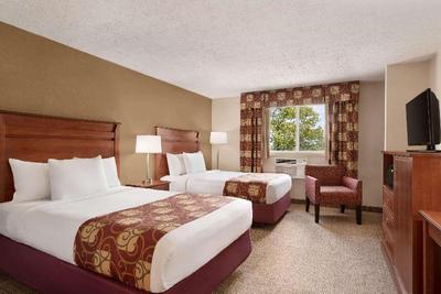 Spark by Hilton Portland Airport Maine Mall