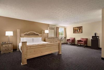Spark by Hilton Portland Airport Maine Mall