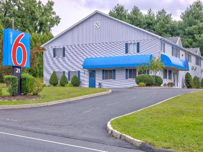 Motel 6 Bethel