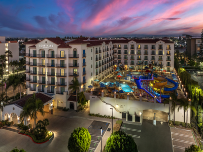 Courtyard by Marriott Anaheim Theme Park Entrance