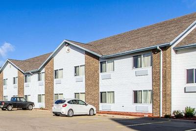 Econo Lodge & Suites