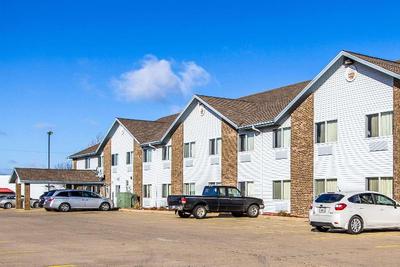 Econo Lodge & Suites
